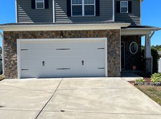 1721 Rock Creek Ln, Fayetteville, NC 28311