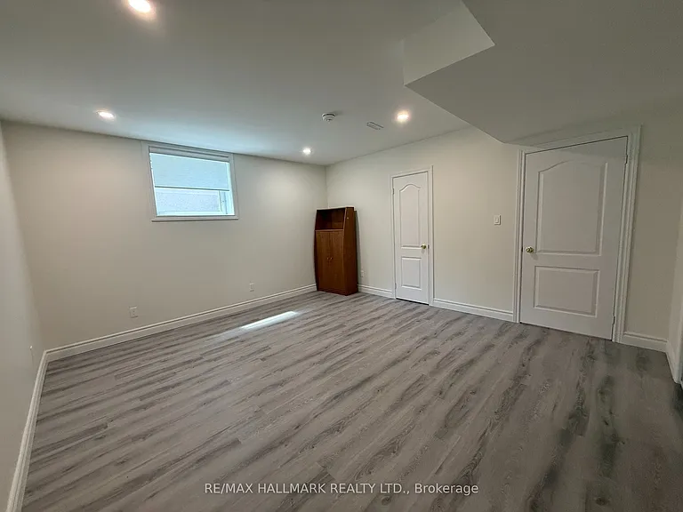 43 Oak Ave — Photo 21