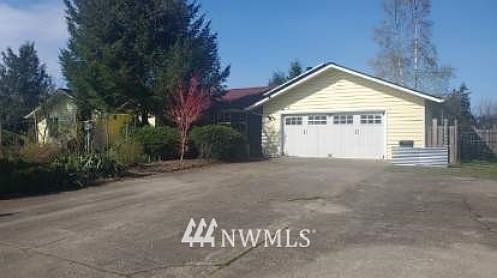 2nd image of 3319 Emerald Ln SW