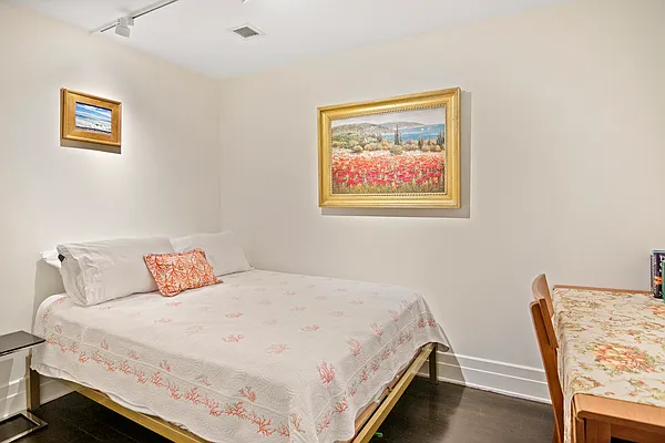 Sold by HomeDax Real Estate | media 10