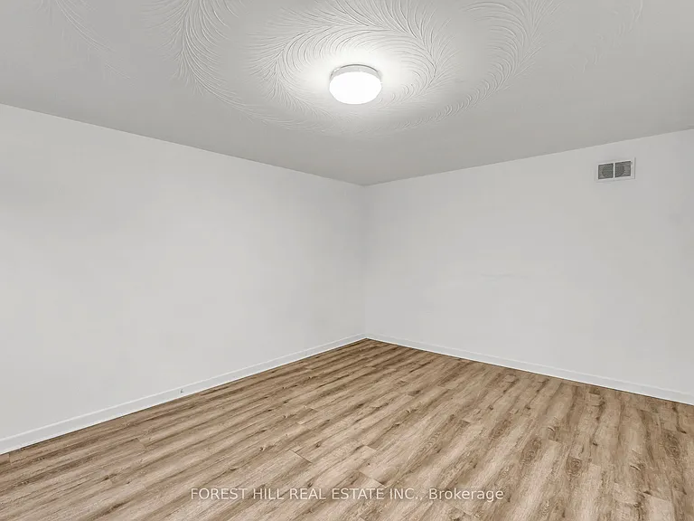 5 Woodenhill Ct #BASEMENT — Photo 4