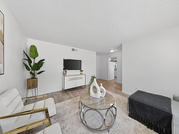 5th image of 7878 Grandstaff Dr