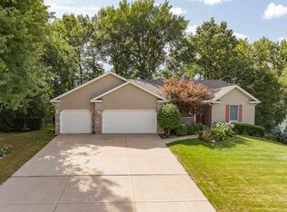 93 Kennelworth Cir, Hampton, IL 61256