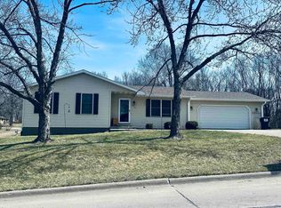 806 S M St, Oskaloosa, IA