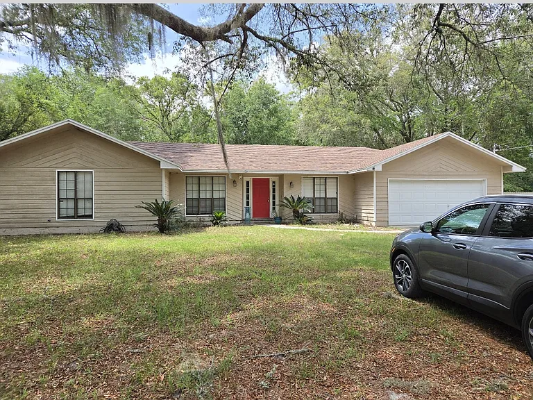 2560 Begonia Dr — Photo 1