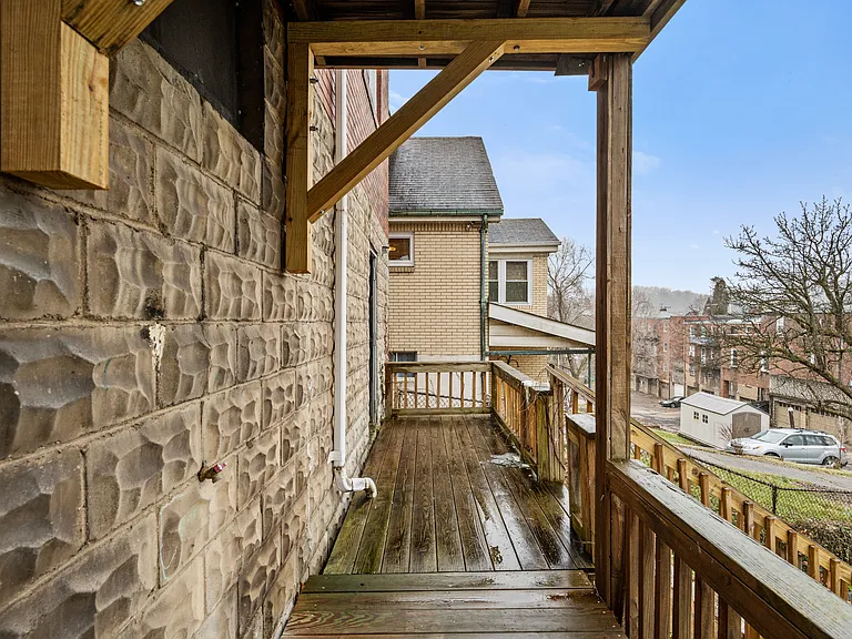 139 Sumner Ave — Photo 26