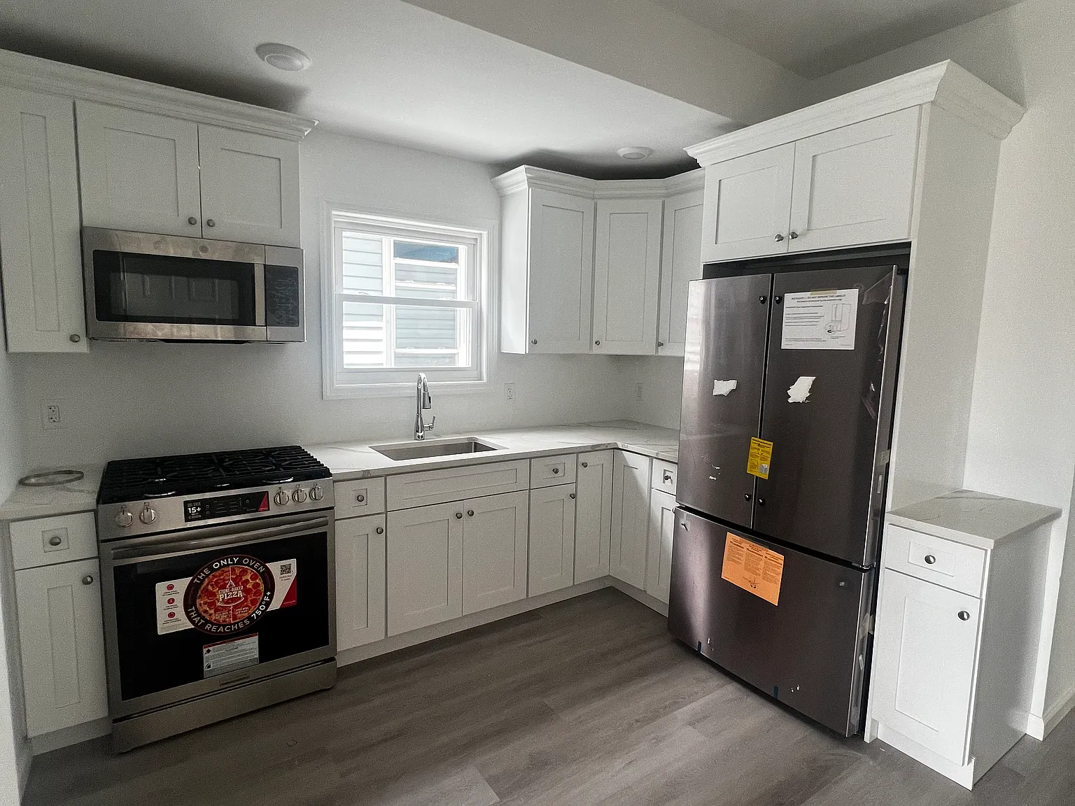 3 bed, $3,000 — Photo 1