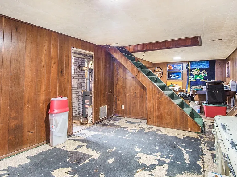 1039 Good Pl — Photo 13