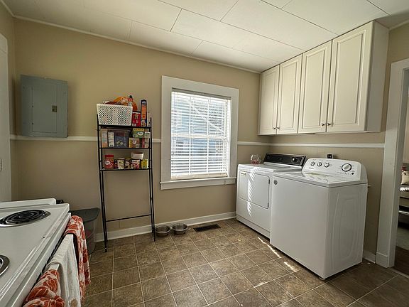 5th image of 509 Montgomery Rd