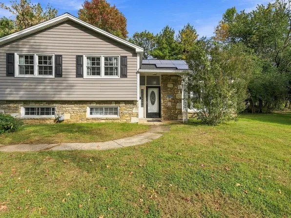 7901 Waltham Rd, Cheltenham, PA 19012