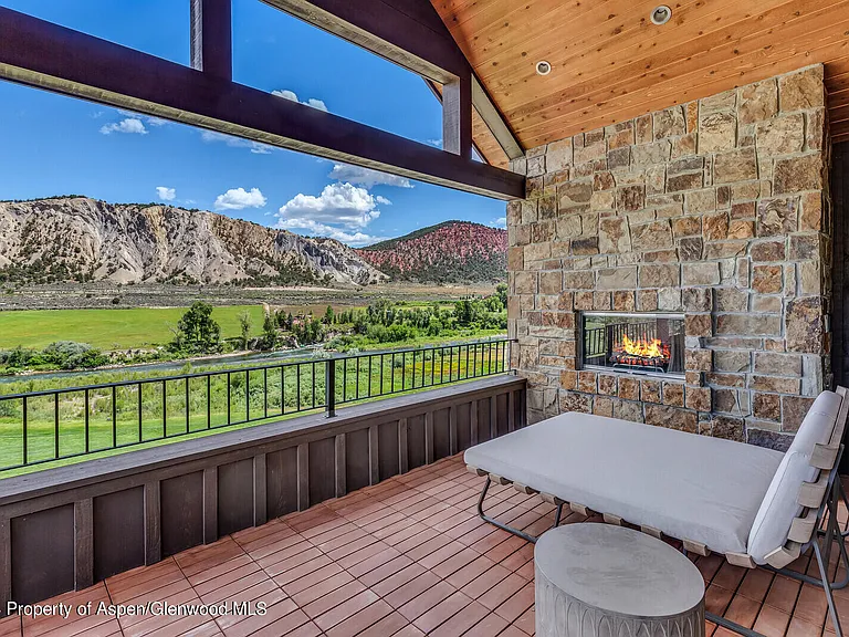 138 Club Lodge Dr — Photo 21