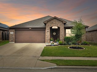 1128 Wellesbourne Ln, Fort Worth, TX 76134