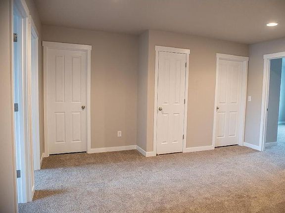 4th image of 7800 NE 62nd St