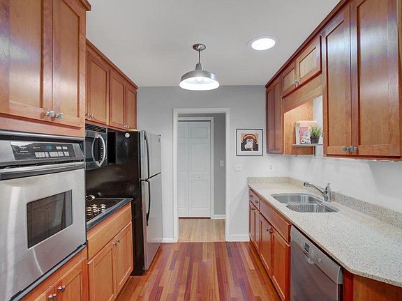 5th image of 4931 Sheridan Ave S