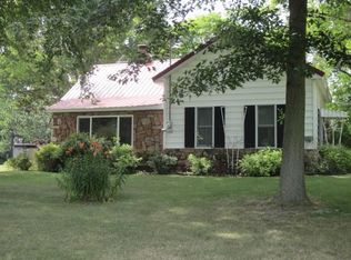 5697 W Shilling Rd, Mentone, IN 46539