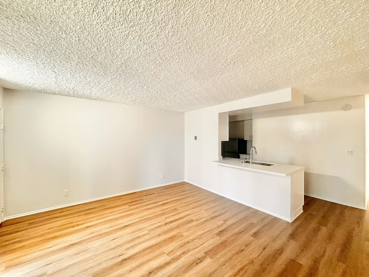 Studio, $1,580 — Photo 2