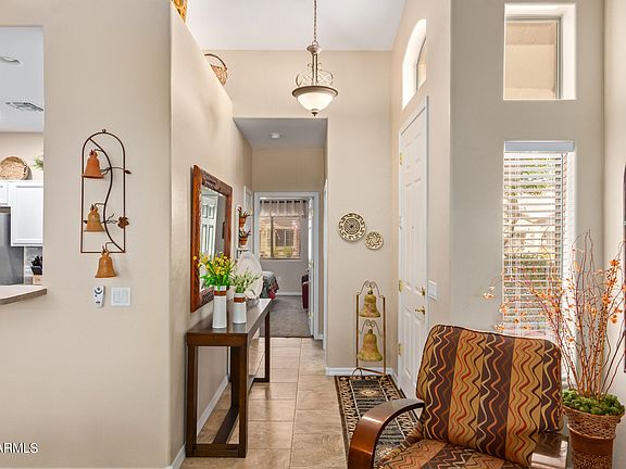 4th image of 1547 E LAUREL Drive