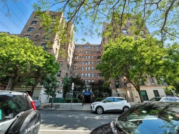 50 Glenwood Avenue image 1 of 13