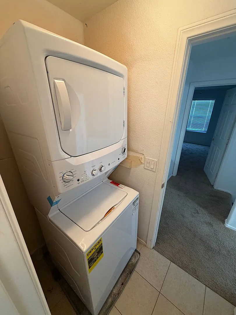 Charming 3 Bedroom Home in Southwest Las Vegas — Photo 4