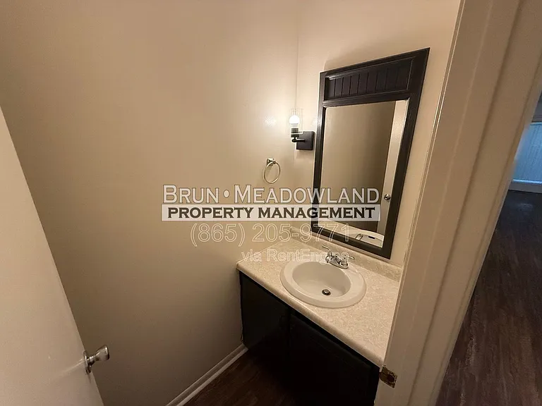 10409 Victoria Dr #D — Photo 12