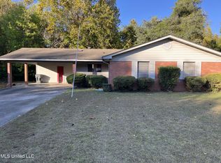 107 Westover Dr, Vicksburg, MS 39180