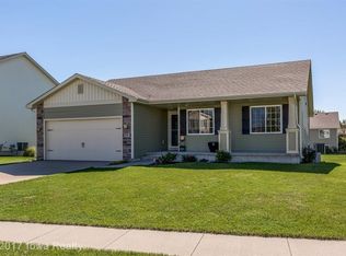 600 SE Pleasant View Dr, Waukee, IA 50263