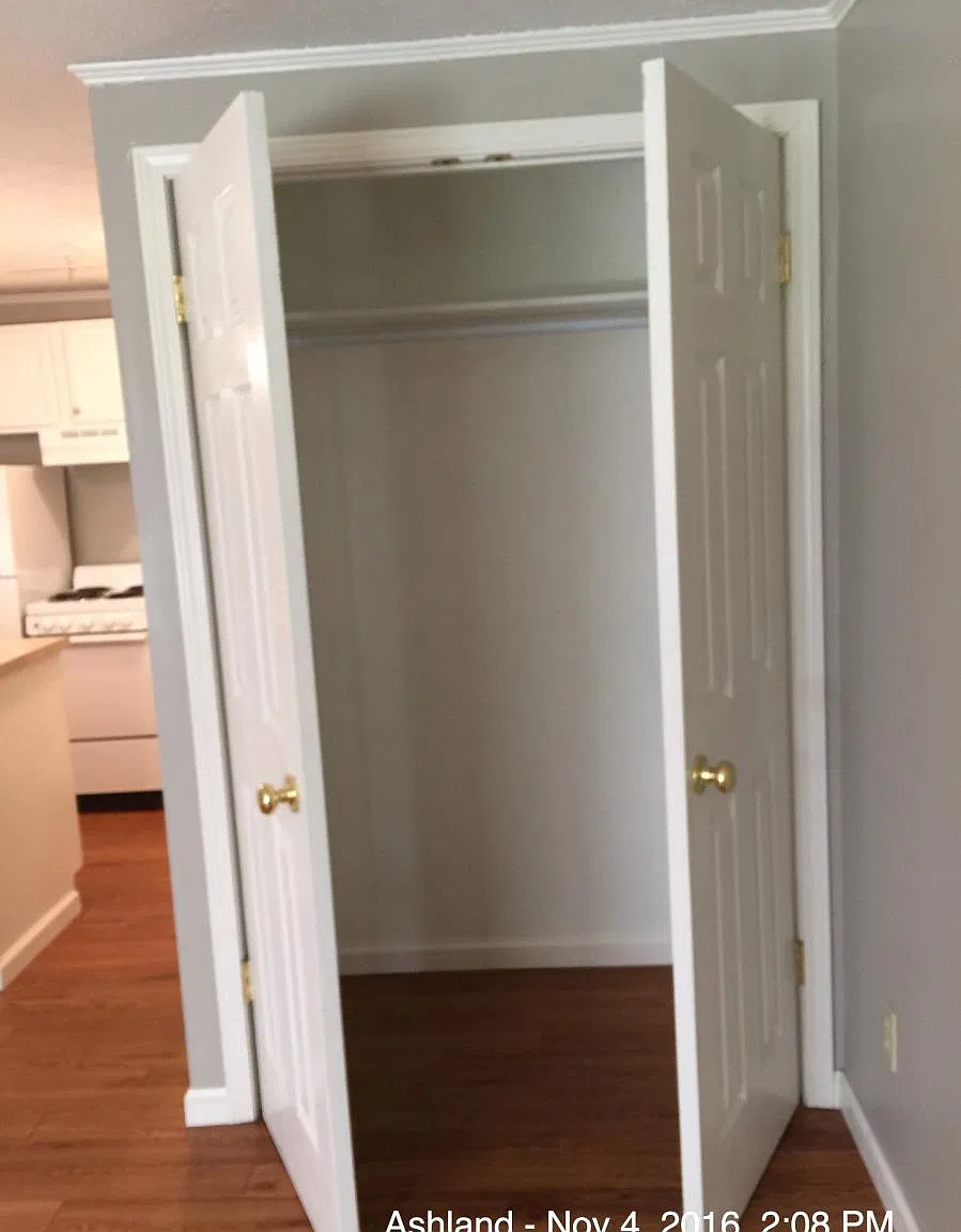 1716 Ester Street — Photo 2