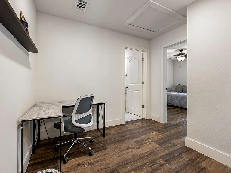 501 S 7th St — Photo 15