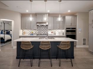 9 Brentwood Cir, Danbury, CT 06810