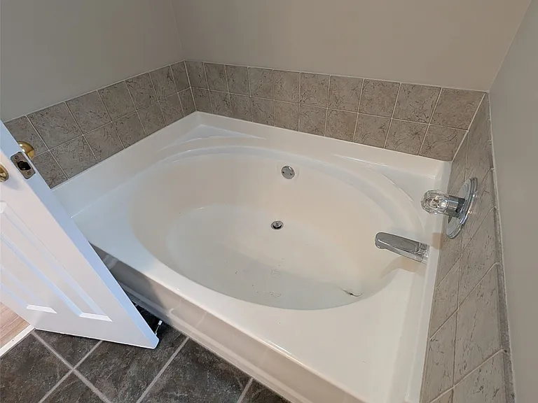 1225 Westfield Ln — Photo 29