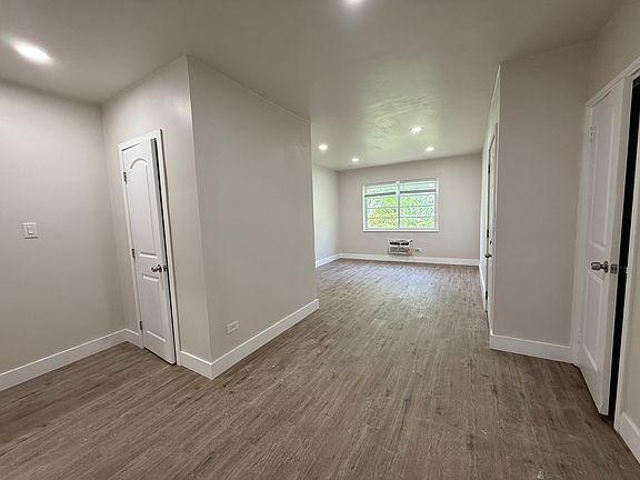 2nd image of 1537 Jefferson Ave #4