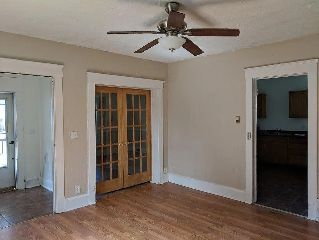 1757 Oakdale Ave — Photo 2