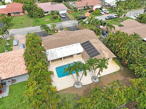 4th image of 4431 NW 105th Terrace