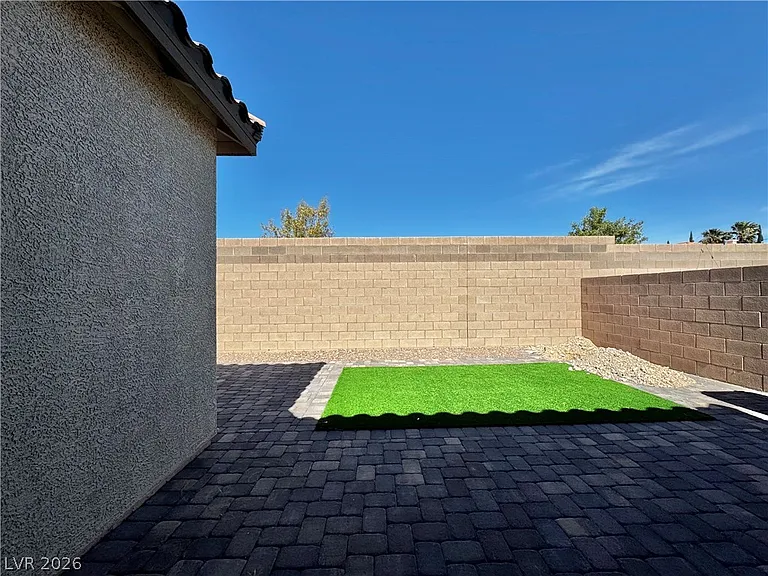 9021 Lucky Crest St — Photo 33