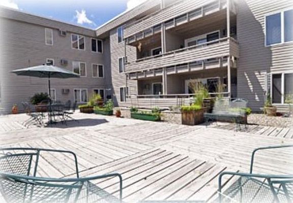 2nd image of 2425 E Franklin Ave APT 312
