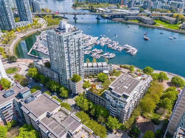 1228 Marinaside Cres #608, Vancouver, BC V6Z 2W4