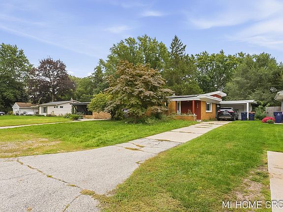4th image of 828 W 24th St