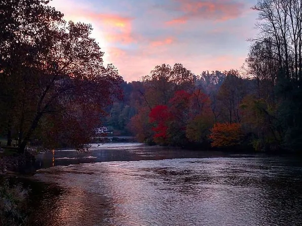 1380 Highway 19a, Whittier, NC 28789