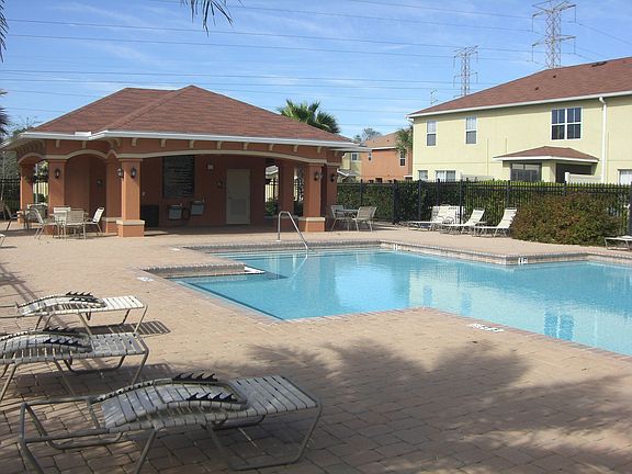 Gorgeouse swimming pool area