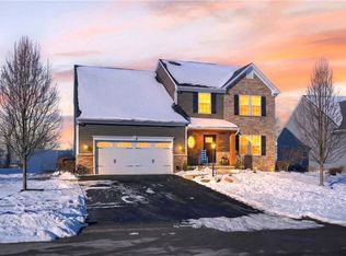 452 Fox Ridge Dr N, Canonsburg, PA 15317
