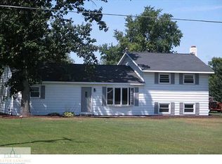 5725 N Canal Rd, Dimondale, MI 48821