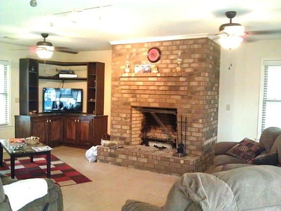 3rd image of 284 Wilkinson Dr NE