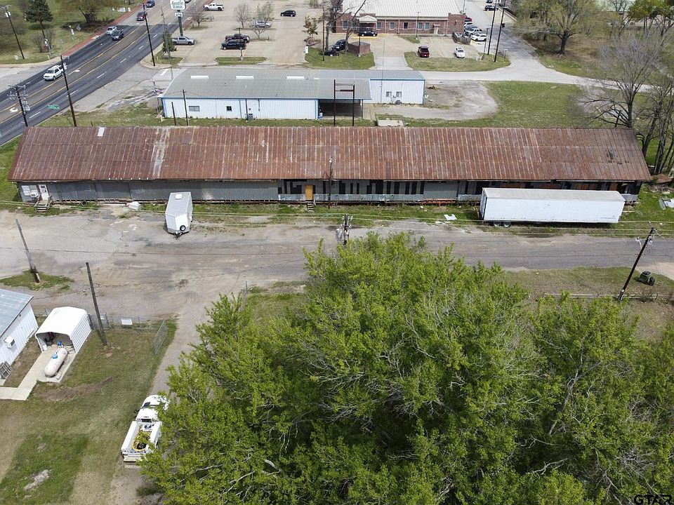 1st image of 119 W Railroad Ave