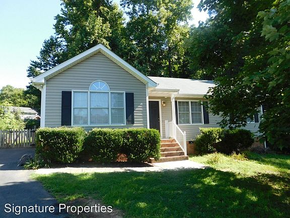3rd image of 7432 Mountain Lily Ln