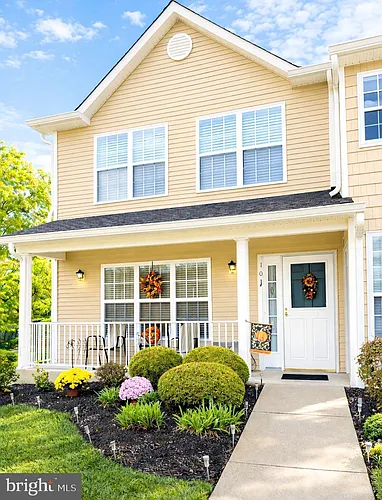 102 Redbud Ln Photo 1