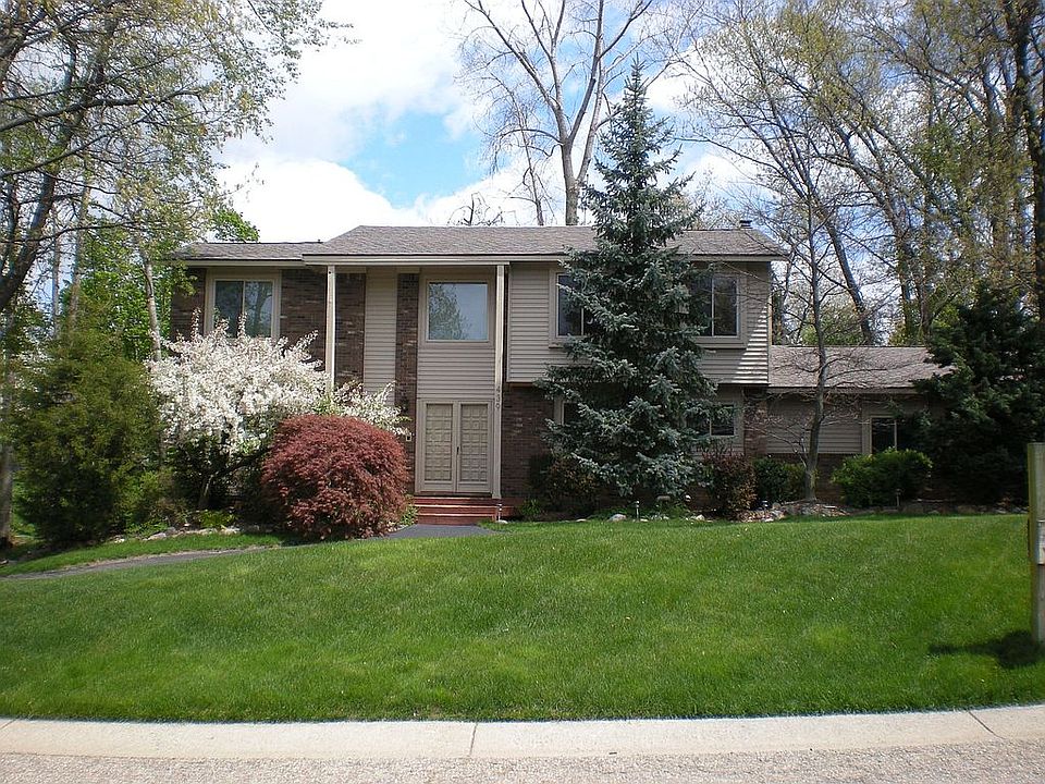1st image of 439 Melinda Cir