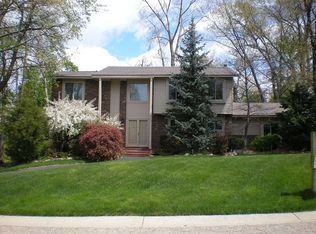 439 Melinda Cir, White Lake, MI