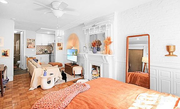 3rd image of 261 Jefferson Ave APT 1