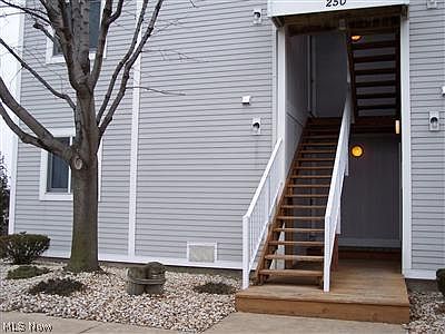 1st image of 250A W Lakeshore Dr #250A