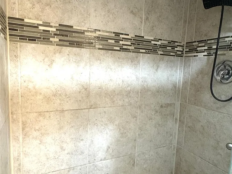 4406 Kinloch Dr — Photo 21